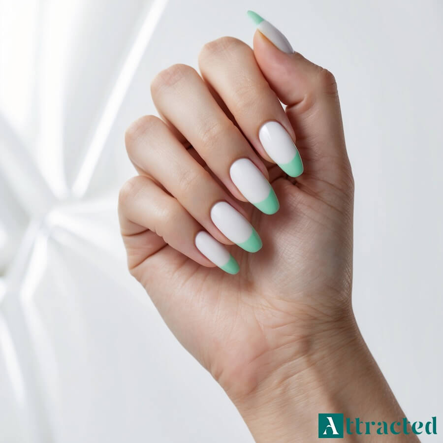 Francuski manicure w nowoczesnym stylu miętowe